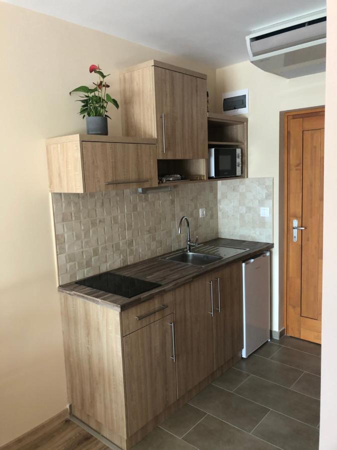 Castellum Apartmanhaz 久洛 外观 照片