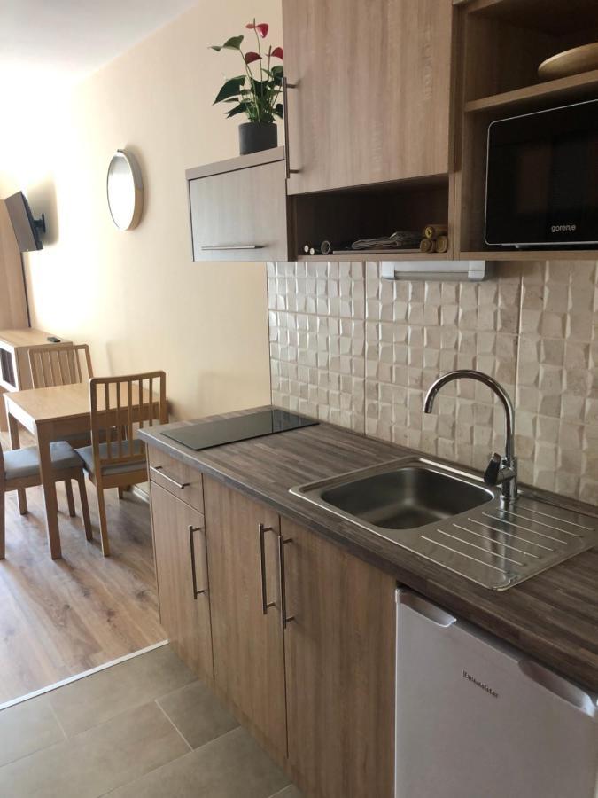 Castellum Apartmanhaz 久洛 外观 照片