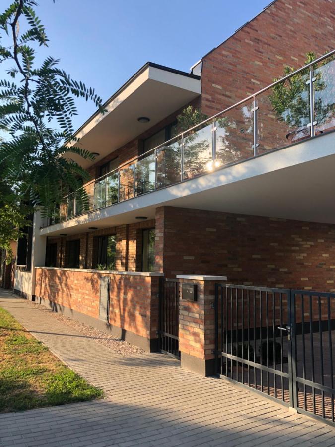 Castellum Apartmanhaz 久洛 外观 照片