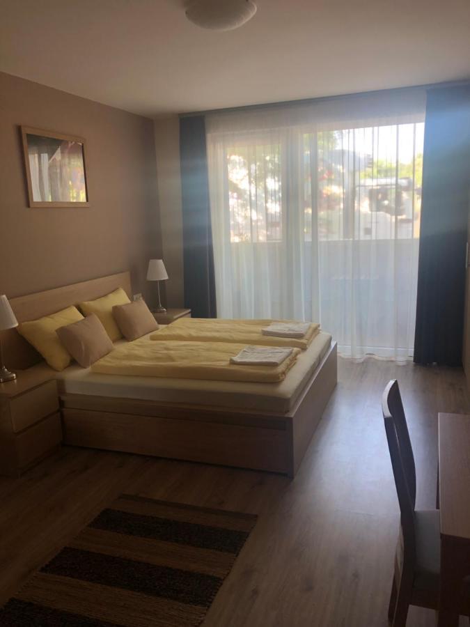 Castellum Apartmanhaz 久洛 外观 照片