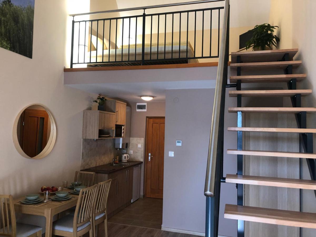 Castellum Apartmanhaz 久洛 外观 照片