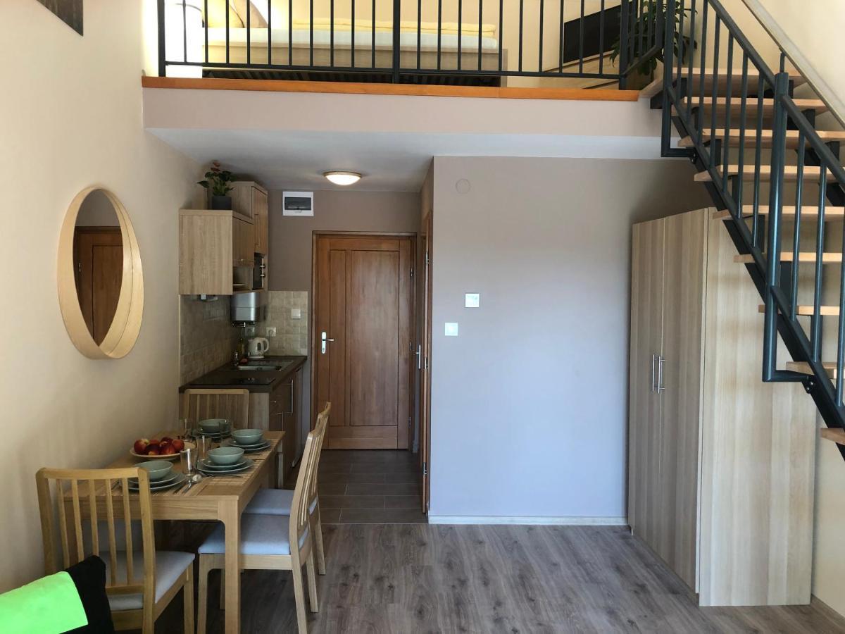 Castellum Apartmanhaz 久洛 外观 照片
