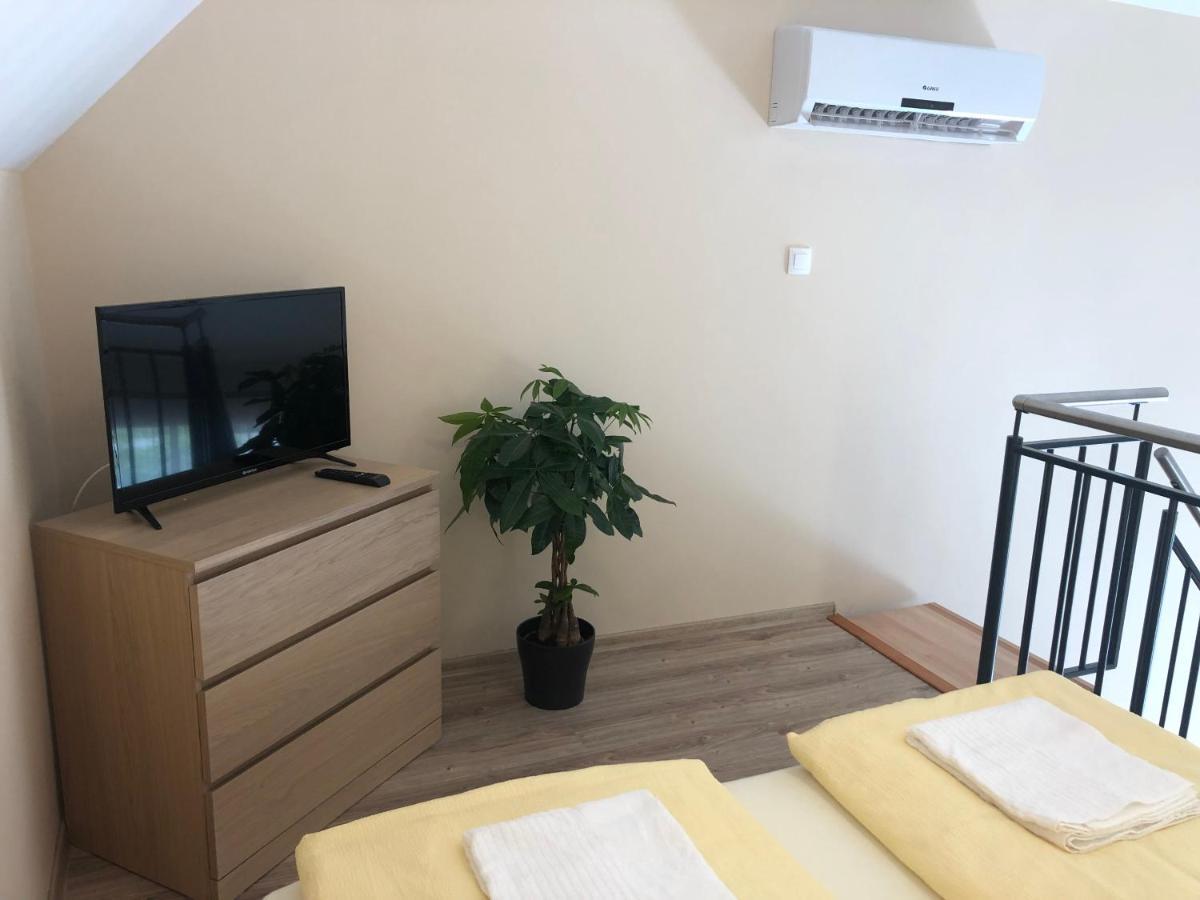 Castellum Apartmanhaz 久洛 外观 照片