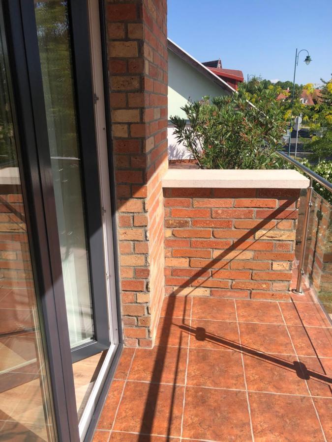 Castellum Apartmanhaz 久洛 外观 照片