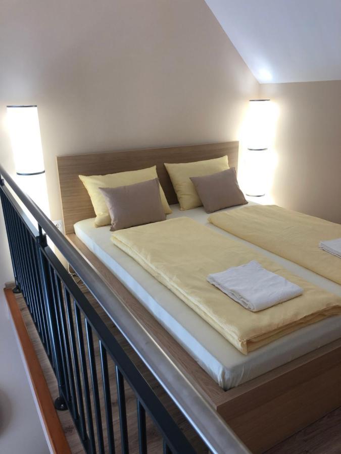 Castellum Apartmanhaz 久洛 外观 照片